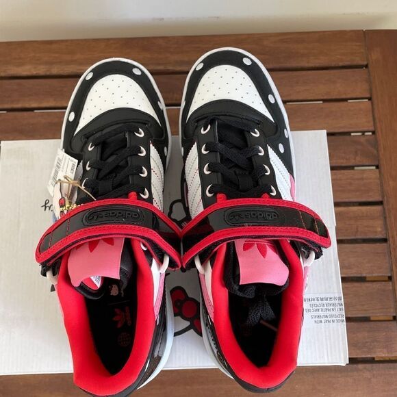 Adidas Forum Low Hello Kitty Polka Dot USA Women Size 8.5/UK 7(GW7167) - Picture 7 of 15